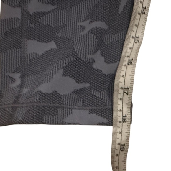 Athleta Textured Camo Capri and Workout Shirt - Picture 6 of 11